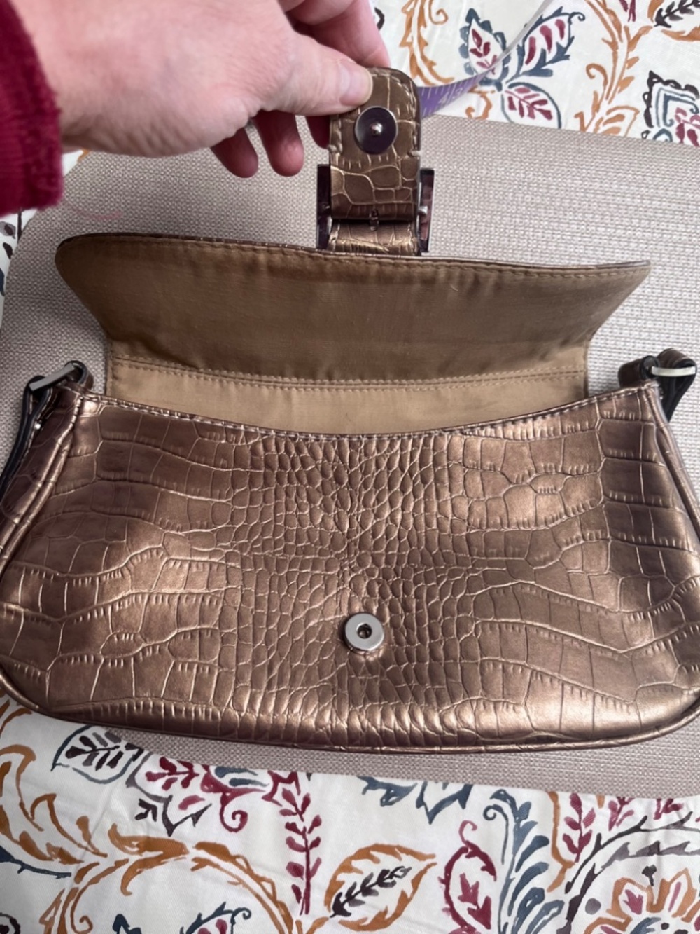 Vintage Y2K Crazy Horse/Liz Clairborne Bronze Metallic Faux Alligator Bag - Picture 4 of 13